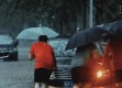 明天的特大暴雨，是一场不会撑伞的告别