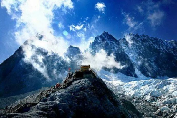 玉龙雪山，圣洁之巅的永恒守望